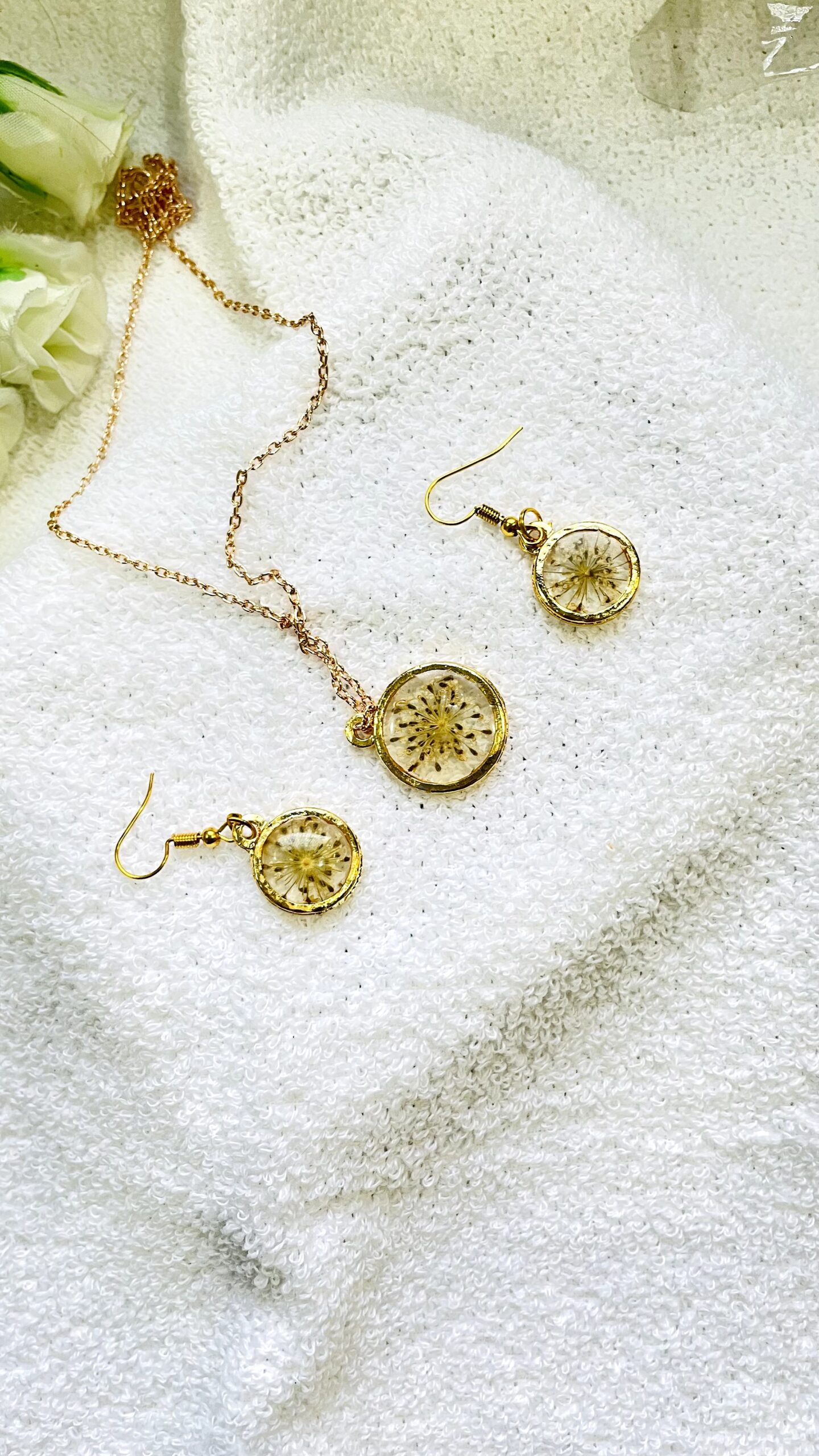handmade resin jewelry – necklaces, earrings, bracelets & rings