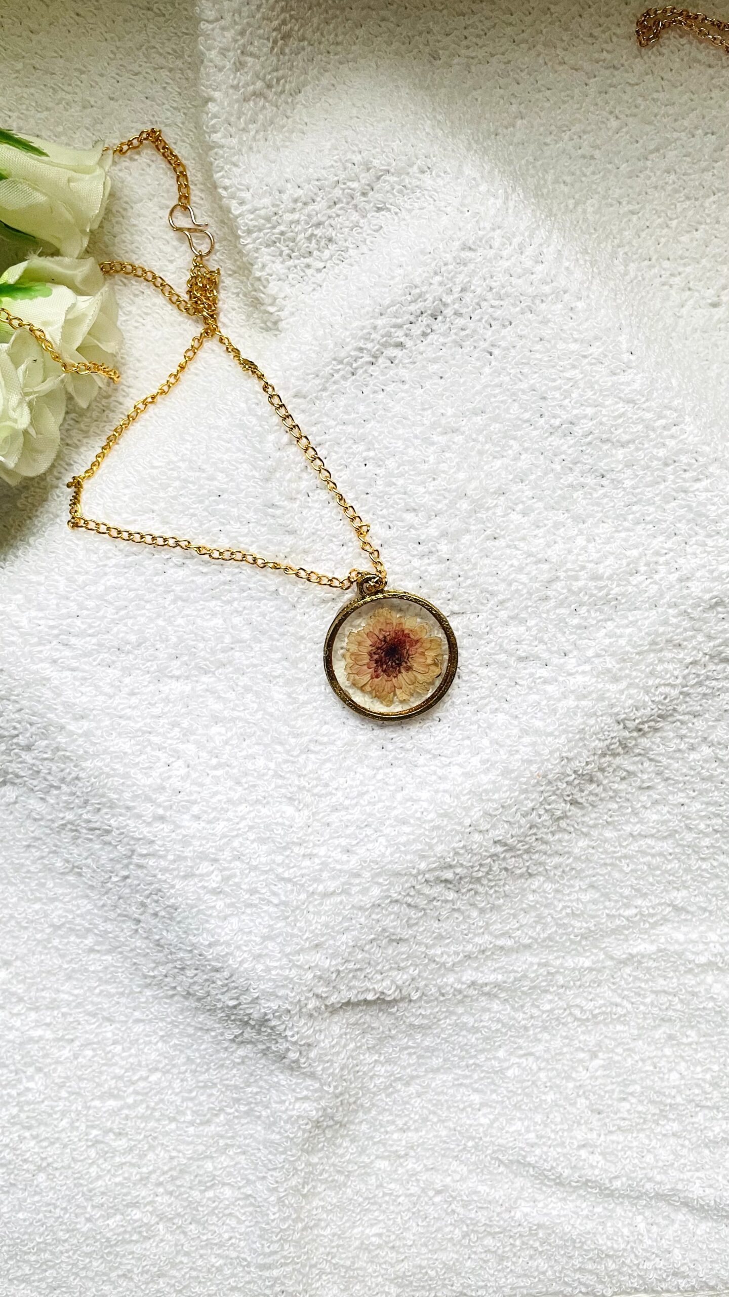 handmade resin jewelry – necklaces, earrings, bracelets & rings