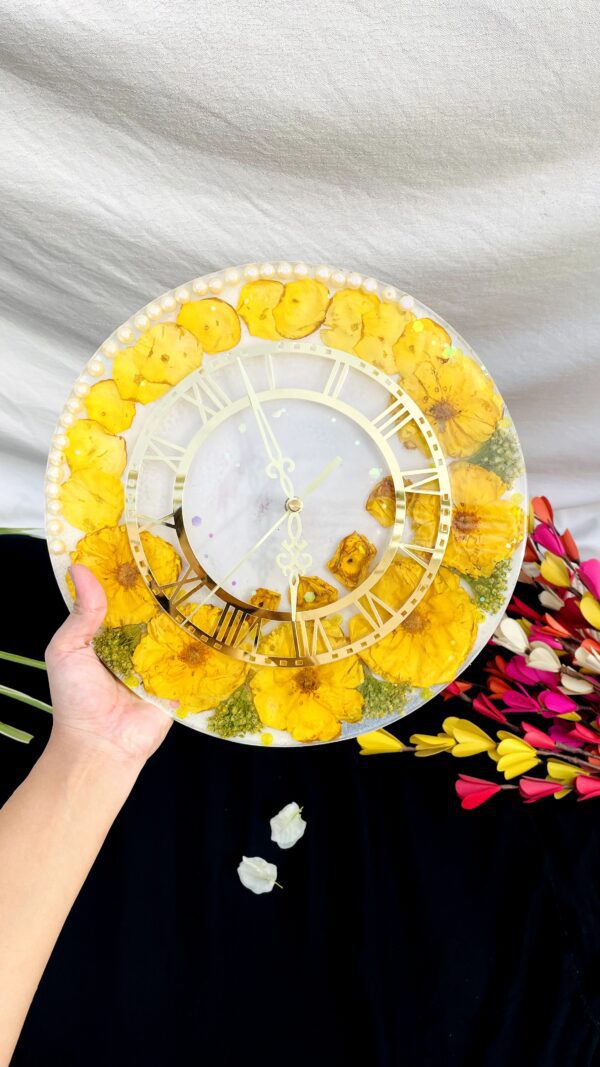 handcrafted resin wall hangings – elegant & artistic home décor